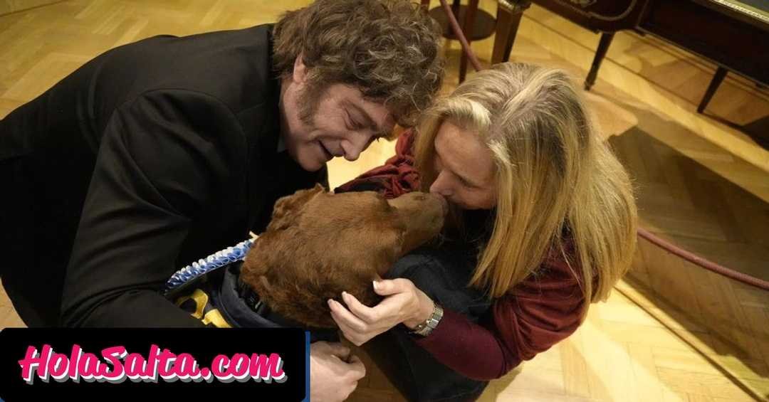 Javier Milei y Karina Milei recibieron en la Casa Rosada a Hela, la perra detective de la Policía Federal