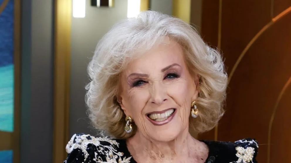 Mirtha Legrand recibió el alta médica tras superar su cuadro de bronquitis