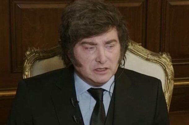 Periodista francés le preguntó por qué lo tildan de "loco" y Javier Milei respondió comparándose con Sarmiento