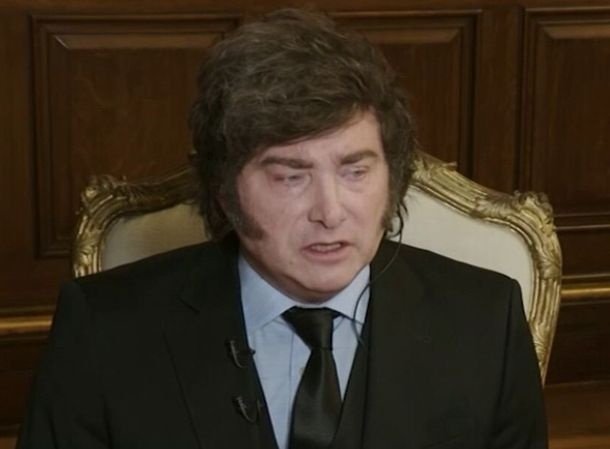Periodista francés le preguntó por qué lo tildan de "loco" y Javier Milei respondió comparándose con Sarmiento