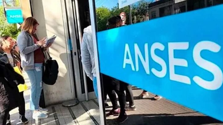 Jubilados y pensionados pierden $156.000 mensuales por el congelamiento del bono