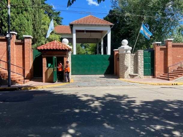 Tras los despidos en la Quinta de Olivos, los trabajadores hablaron de una "paranoia generalizada"