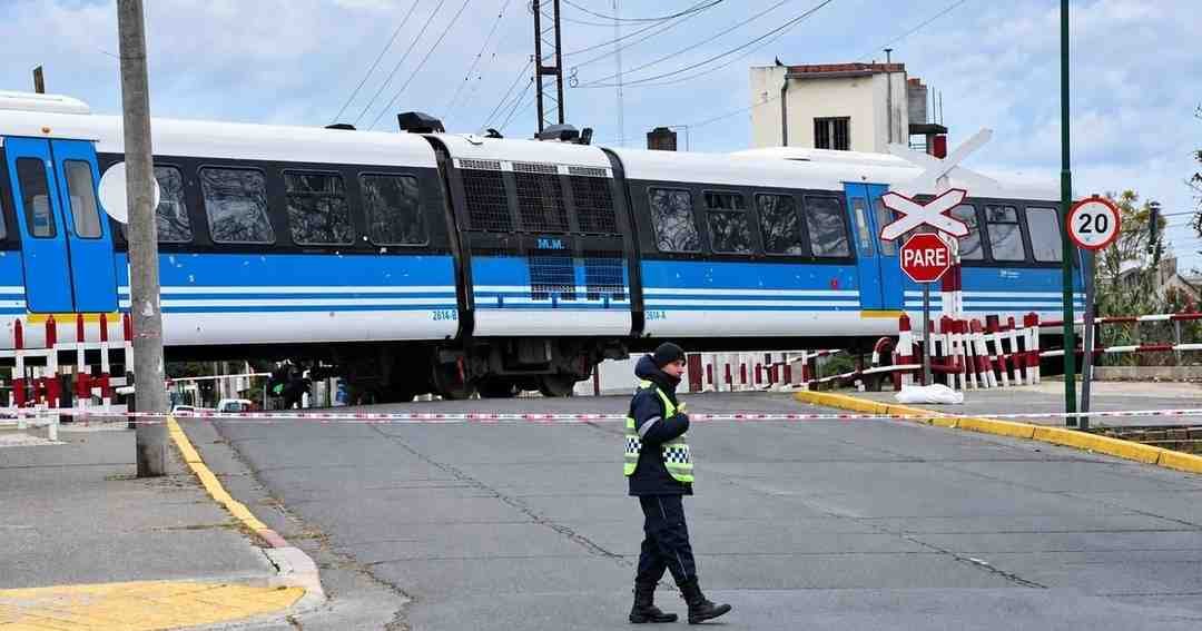 tren Salta joven resultó gravemente herido ser embestido ciudad