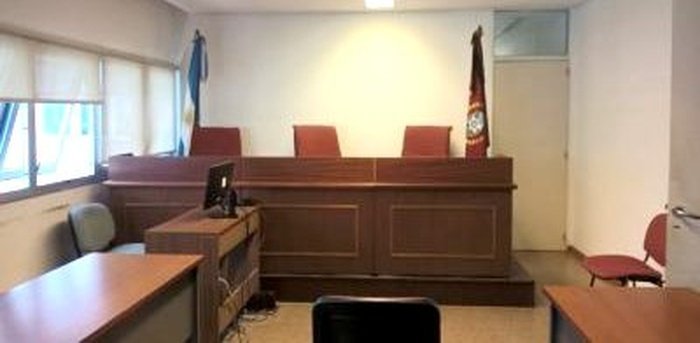 Zona oeste: Adrián Almirón Fernández recibió una condena por hostigar y amenazar a su expareja