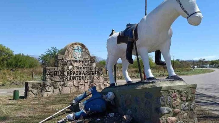 monumento Manuel Belgrano Indignación Río Piedras brutal ataque