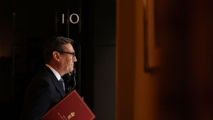Escándalo diplomático: el Reino Unido presionó a Chile para que respalde su ocupación en las Islas Malvinas