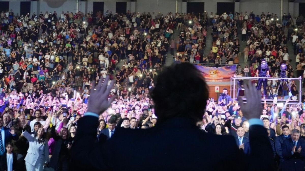 Javier Milei viaja a Neuquén para inaugurar un templo evangélico en medio de tensiones políticas