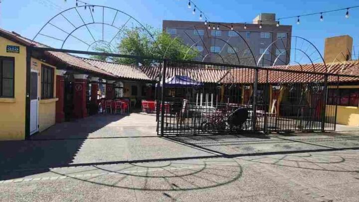 Patio de la Empanada