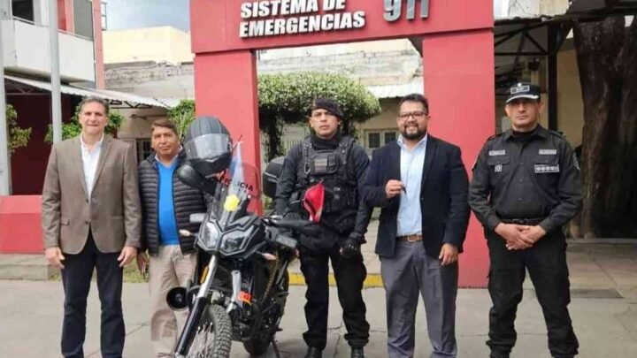 policía en Santa Victoria Oeste