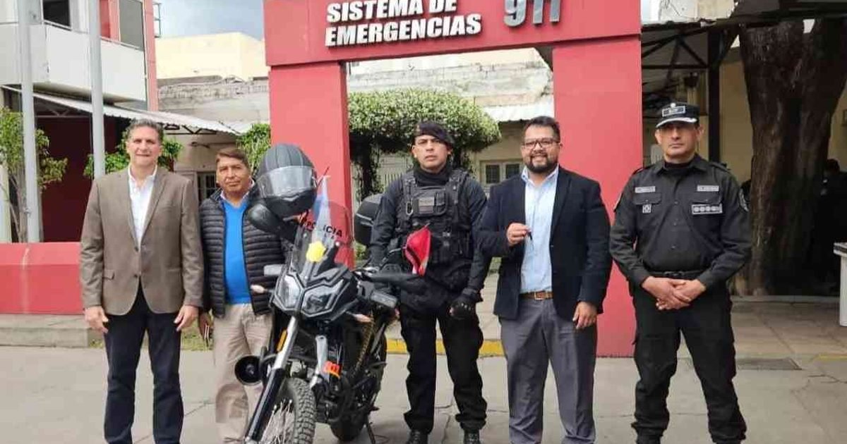 policía en Santa Victoria Oeste