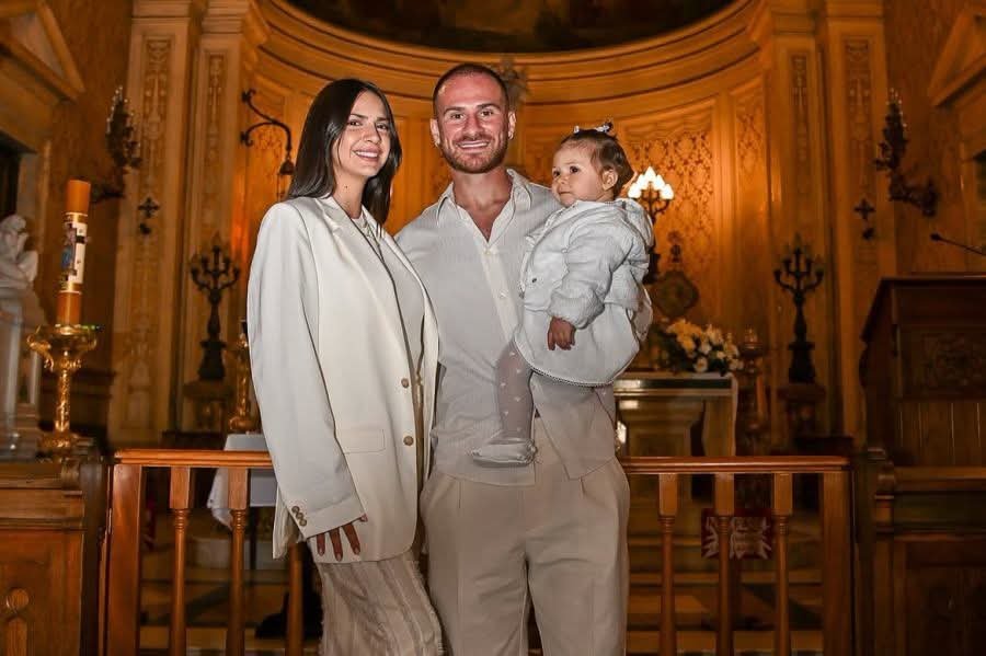 Alexis Mac Allister y Ailén Cova celebraron el bautismo de Alaia: los detalles de la ceremonia
