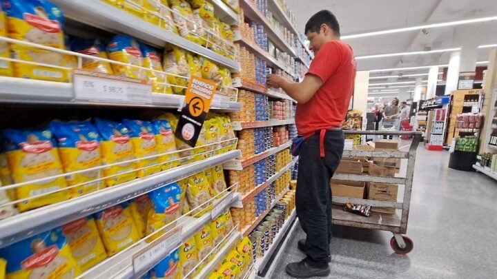 Recaudación en alerta: el IVA acumula once meses de caída y expone la fragilidad del consumo interno