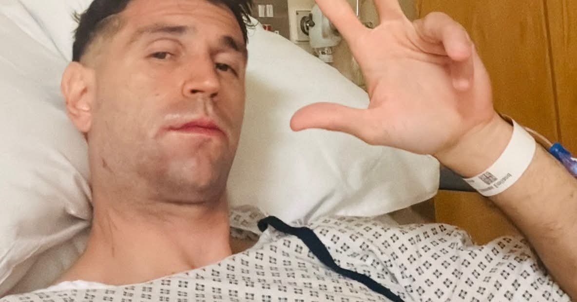 El Dibu Martínez reapareció tras su operación de mandíbula: el mensaje que sorprendió a todos