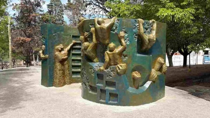 escultura El Muro
