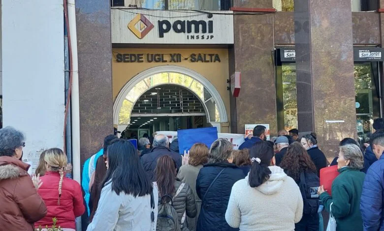 Crisis en PAMI Salta: denuncian una sangría constante de médicos y largas filas para los jubilados