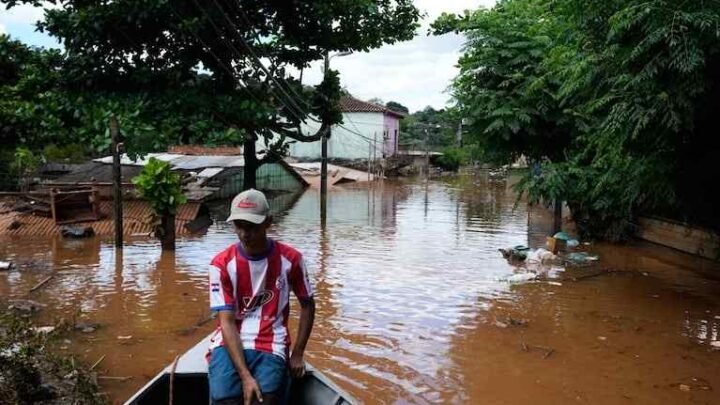 Alerta roja en Ciudad del Este: más de 1200 evacuados por la histórica crecida del río Paraná