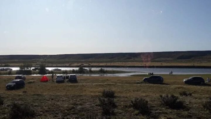 búsqueda de menores Desesperada dos habrían caído río Santa Cruz