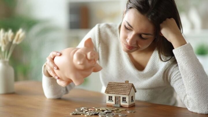 Crisis habitacional: 140.000 jóvenes tuvieron que volver a vivir con sus padres por la falta de empleo y la inflación