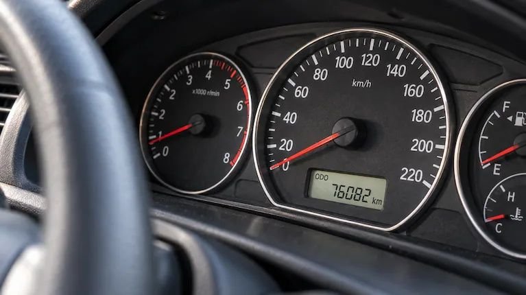 estafa kilometraje Compró SUV usada 76 000 km descubrió Justicia