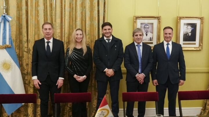 Con el RIGI como eje, Karina Milei, Luis Caputo y Diego Santilli encabezan una cumbre clave con gobernadores en Rosario