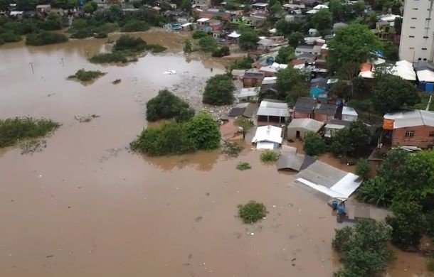 inundaciones Ciudad del Este Desastre Paraguay crecida Río Paraná provoca devastadoras