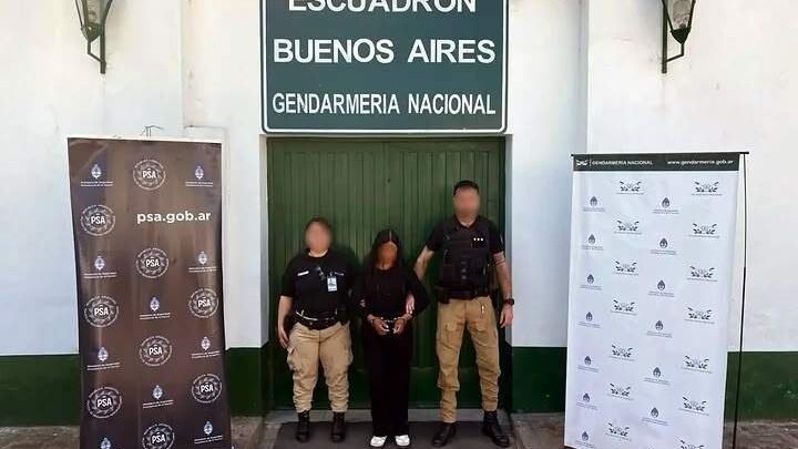 Cayeron en Aeroparque: una mujer llevaba casi 200 cápsulas de cocaína en su cuerpo tras salir de Salta