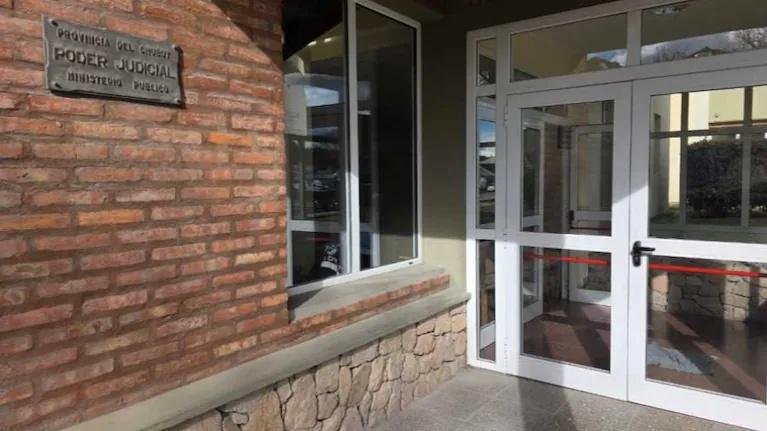 Dictaron prisión preventiva para un bioquímico acusado de mantener encerrada a su familia en Esquel