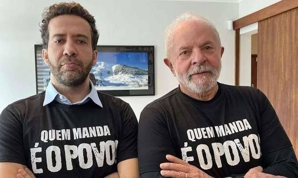 El explosivo canal de WhatsApp que catapultó a Lula a la presidencia de Brasil