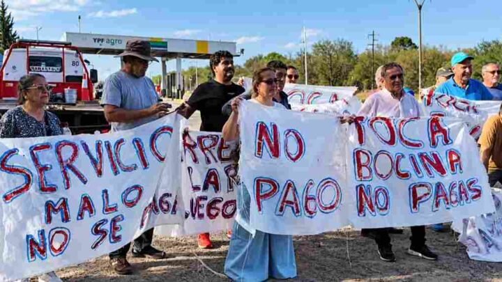 Furia en el sur de Salta: vecinos bloquean el peaje y exigen reparaciones urgentes en la ruta 9/34