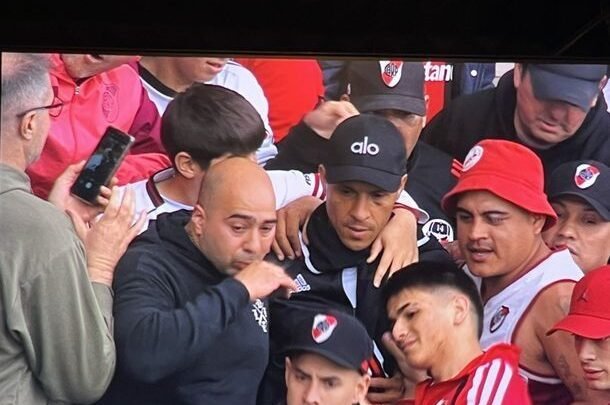 Enzo Pérez sorprendió a todos en Córdoba: el ídolo de River alentó al Millonario desde la tribuna del Kempes
