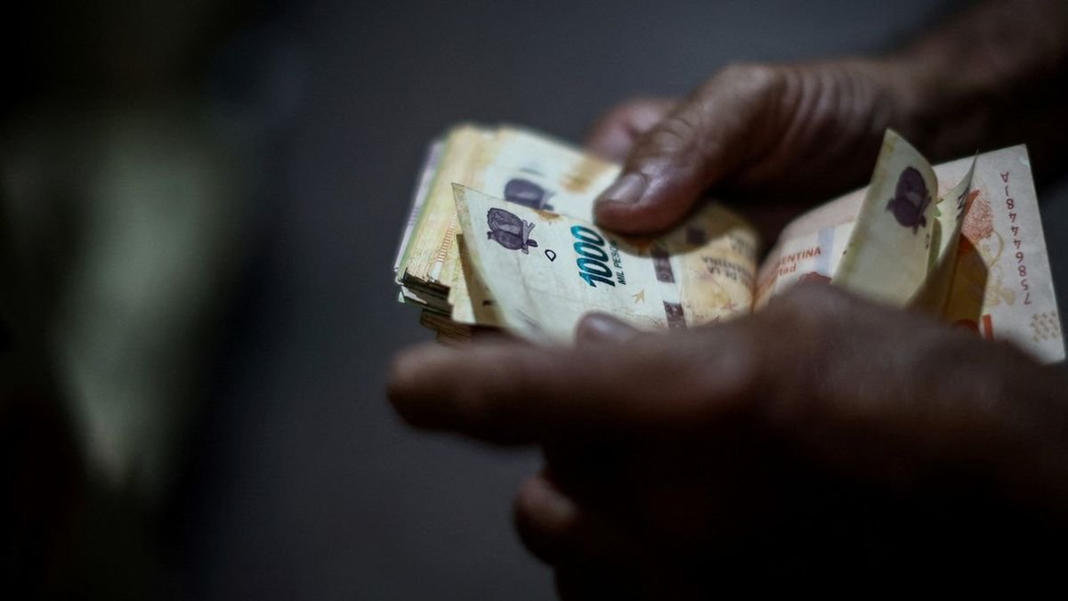 Escándalo salarial: los sueldos se esfuman y los trabajadores se quedan sin dinero antes del día 10
