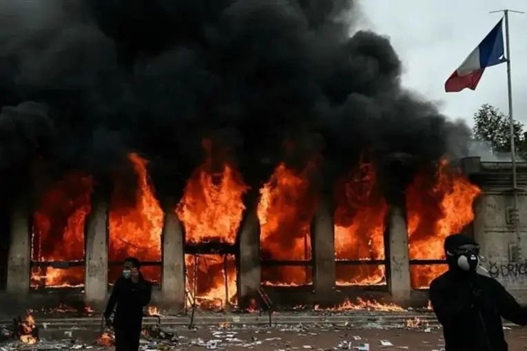 protestas en Francia Caos furia más 400 detenidos masivas costo