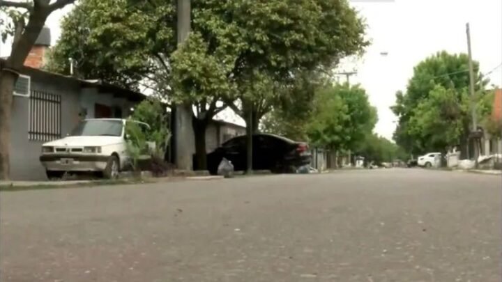 Horror en Rosario de Santa Fe: dos delincuentes entraron a robar a una casa, golpearon a una mujer y abusaron sexualmente