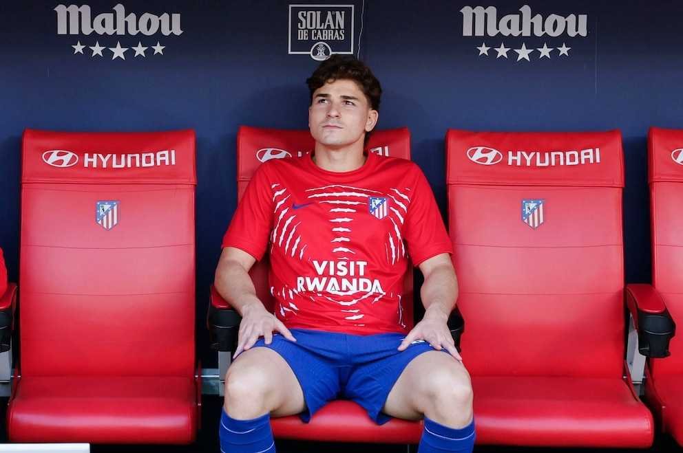 Julián Álvarez rompió con su representante tras el fallido pase al Barcelona