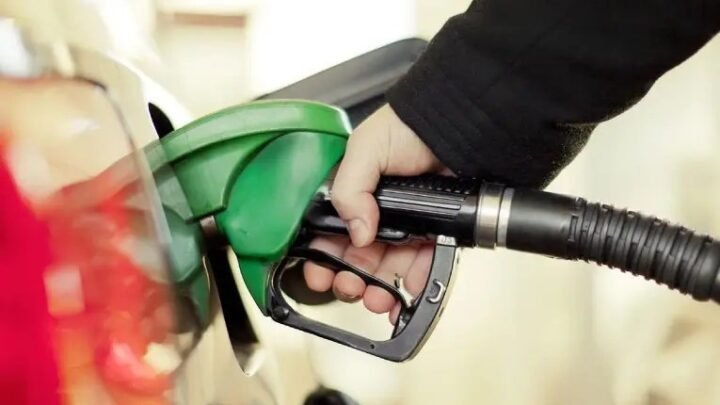Le cargaron nafta en lugar de gasoil a su Renault Clio en Pergamino, Buenos Aires, y recibirá una millonaria indemnización