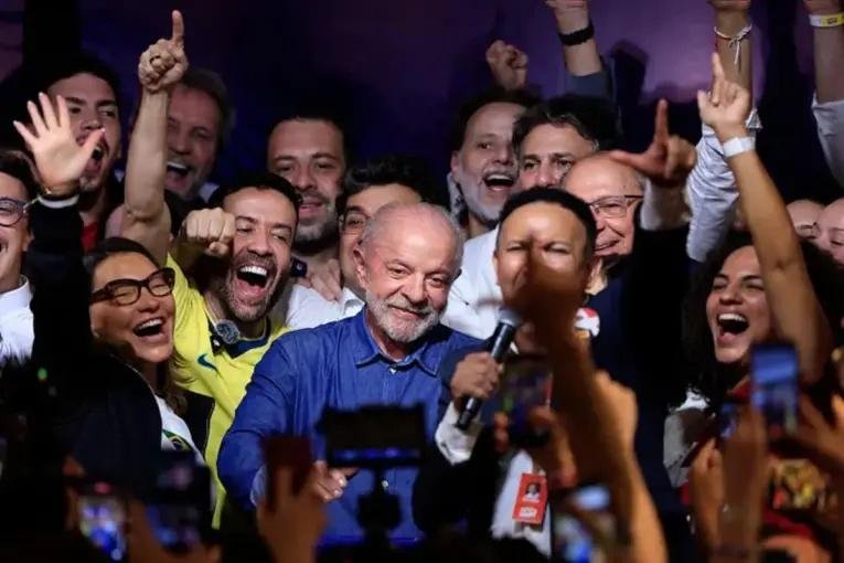 Lula se impuso en el balotaje de Brasil y gobernará por cuarta vez: "El voto fue clave para fortalecer la democracia"