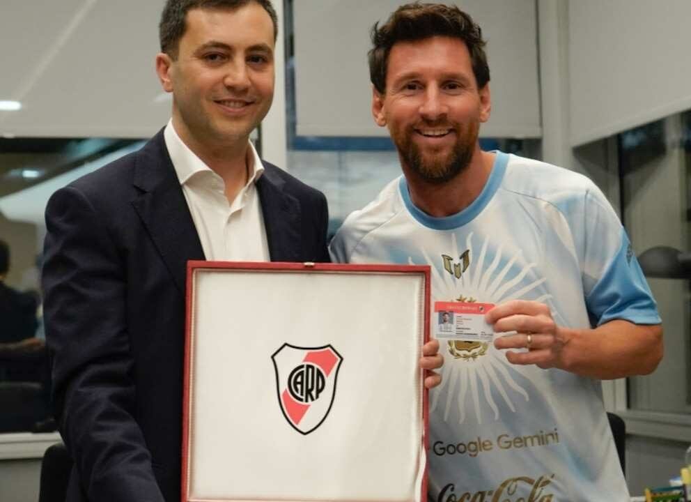 Lionel Messi emotivo homenaje River Plate detalle oculto carnet
