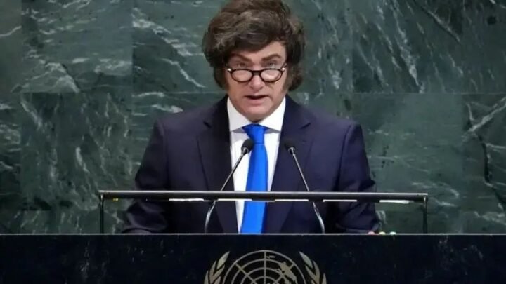 Milei aseguró que cuenta con USD 125.000 millones para frenar una posible corrida en 2027
