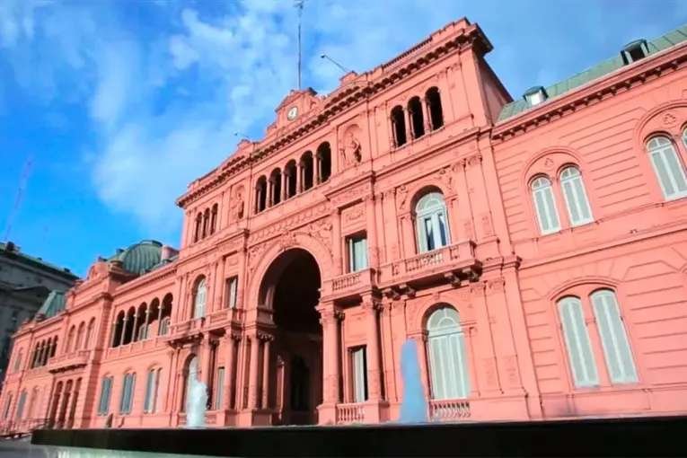 Javier Milei encabeza una nueva reunión de Gabinete y recibe a embajadores extranjeros en Casa Rosada