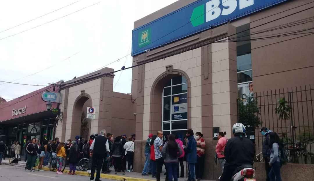 Escándalo en el Banco Santiago del Estero: multaron a la entidad con más de 83 millones tras la descompensación de dos