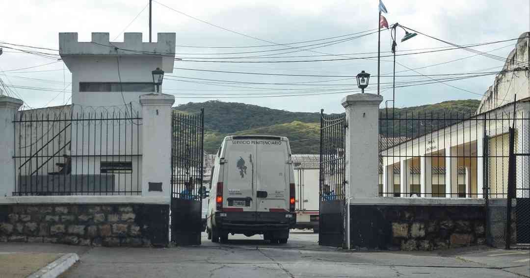 Falleció un interno en la Unidad Carcelaria de Villa Las Rosas: aguardan el informe forense