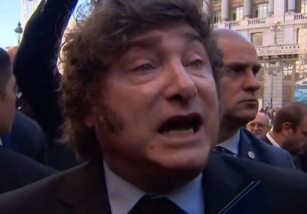 Escándalo en España: Javier Milei cruzó con dureza a un periodista y menospreció a quienes no llegan a fin de mes