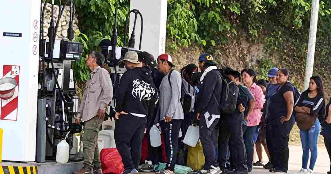 Nueva tensión en la frontera: bolivianos cruzan a Aguas Blancas para cargar nafta