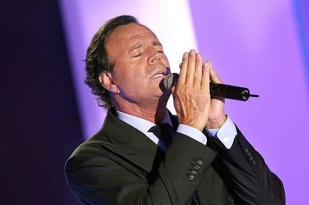 Escándalo internacional: la Justicia española podría investigar a Julio Iglesias por graves denuncias de abuso y explotación