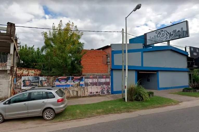 Tragedia en Moreno: se negó a pagarle a una trabajadora sexual, escapó por una ventana y murió al caer