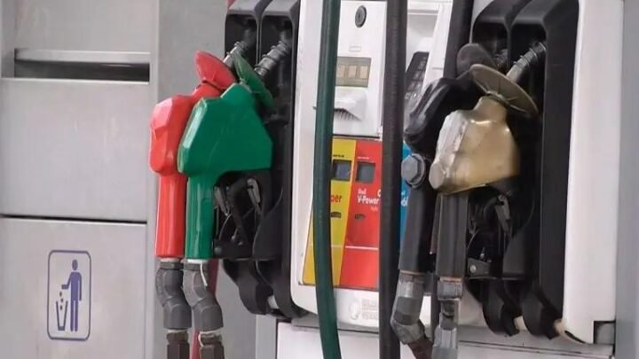 El Gobierno nacional postergó hasta diciembre el aumento de impuestos a los combustibles en todo el país