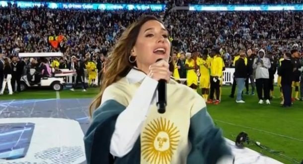 El destino final del poncho de Soledad Pastorutti tras el intercambio con Agustín Giay en la despedida de Messi