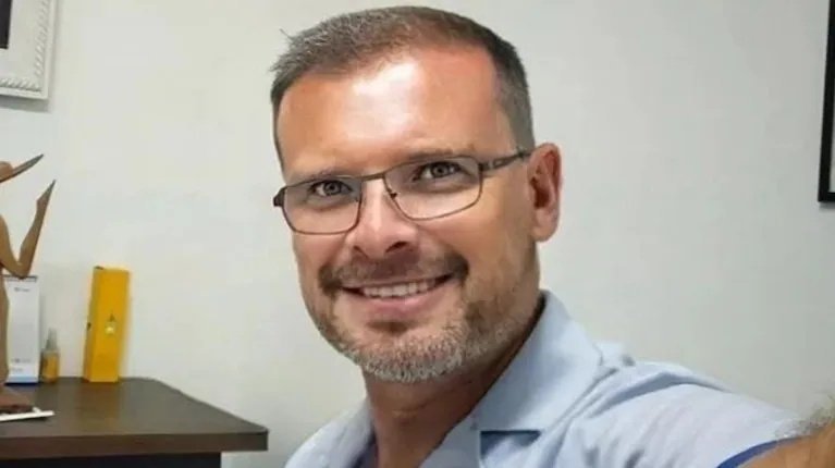 Gustavo Osmar Kumiega Te vendría bien doctorcito amoroso chats